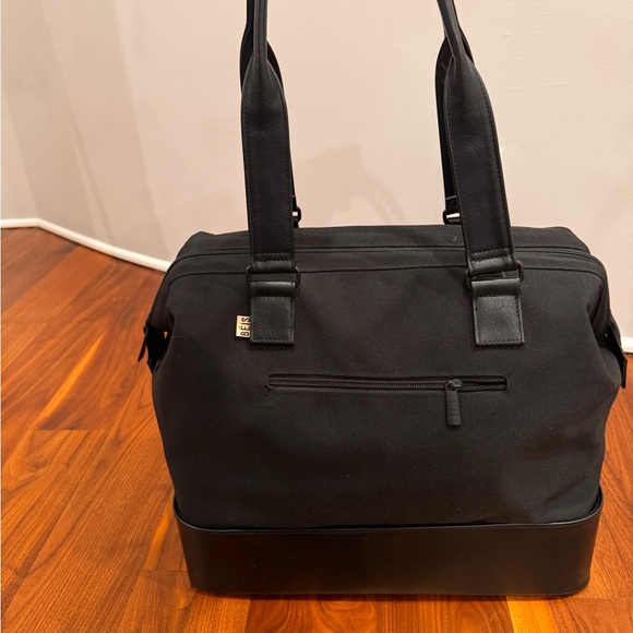 BEIS TRAVEL: The Weekender 
in Black - Picture 4 of 7